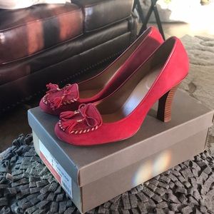 Cole haan red suede loafer tassel heels 8b